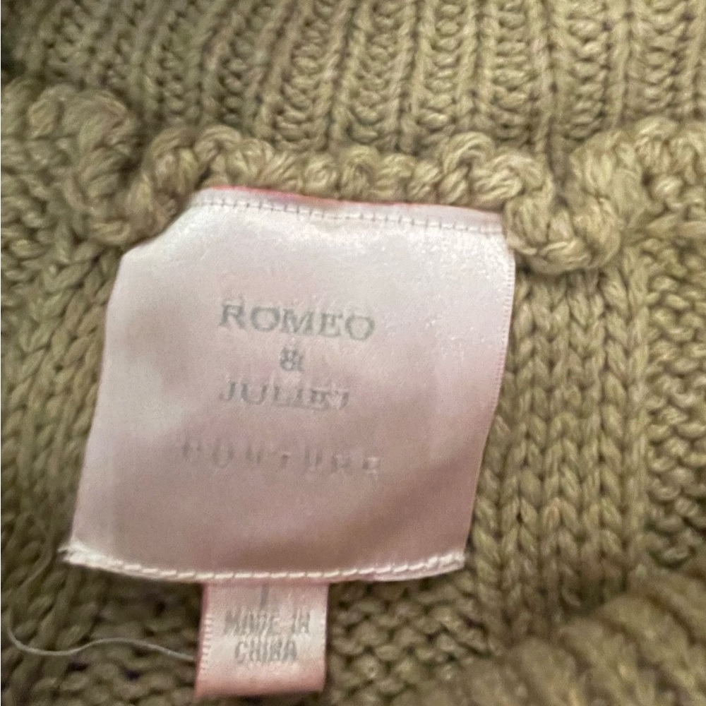 Romeo & Juliet Couture Sweater Dress - Picture 4 of 11